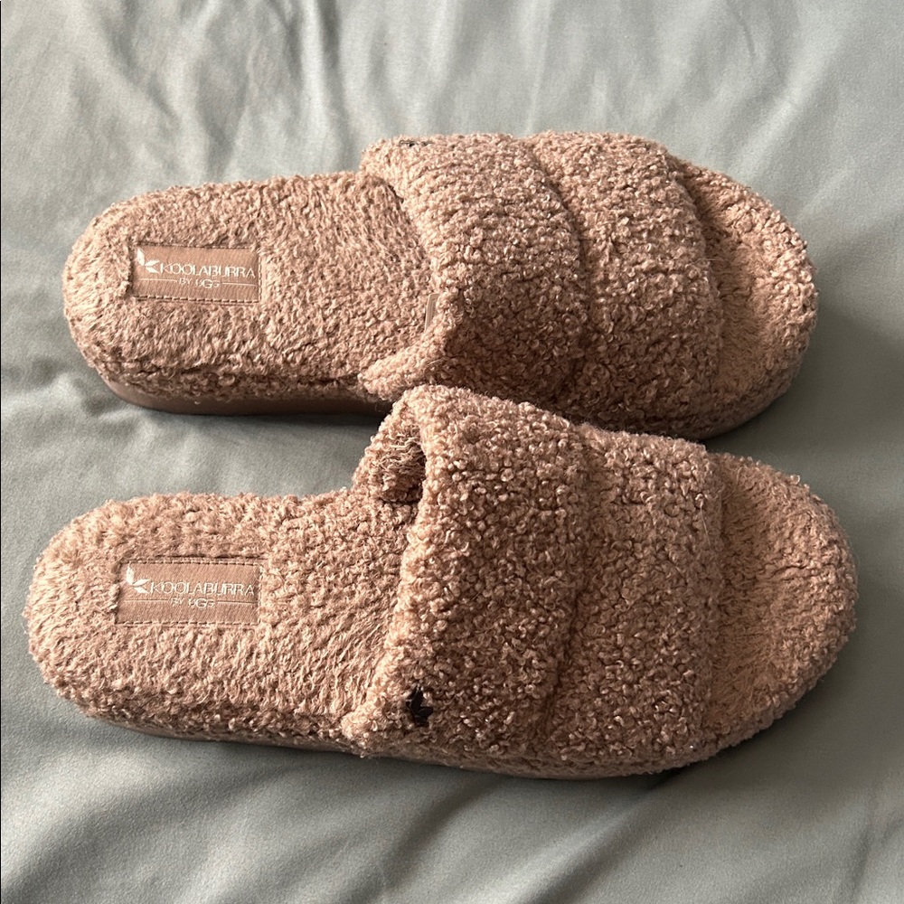 Koolaburra by UGG Fuzzy Mules